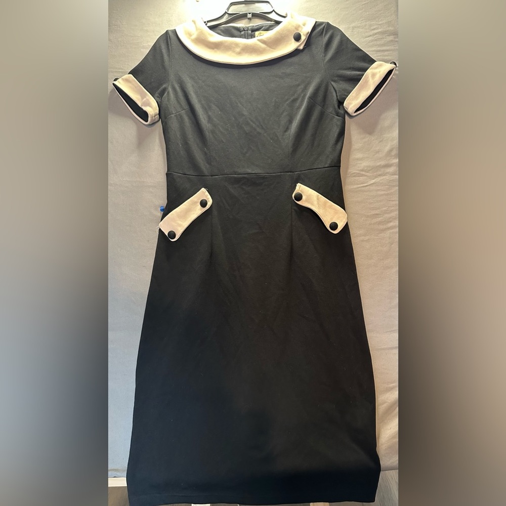 Navy blue and off white vintage style dress very stretchy great condition